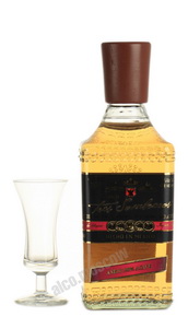 Tres Sombreros Anejo 100 % Agave текила Трес Сомбрерос Аньехо 100 % Агава